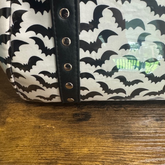 Diabla 66 Handbag Society Black and White Bat Kisslock Bag - Picture 4 of 9